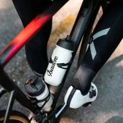 Isadore Signature Bidon White -Bicicletas Ventas L3GHgYrllpRF2B8e8mOZfF Y4