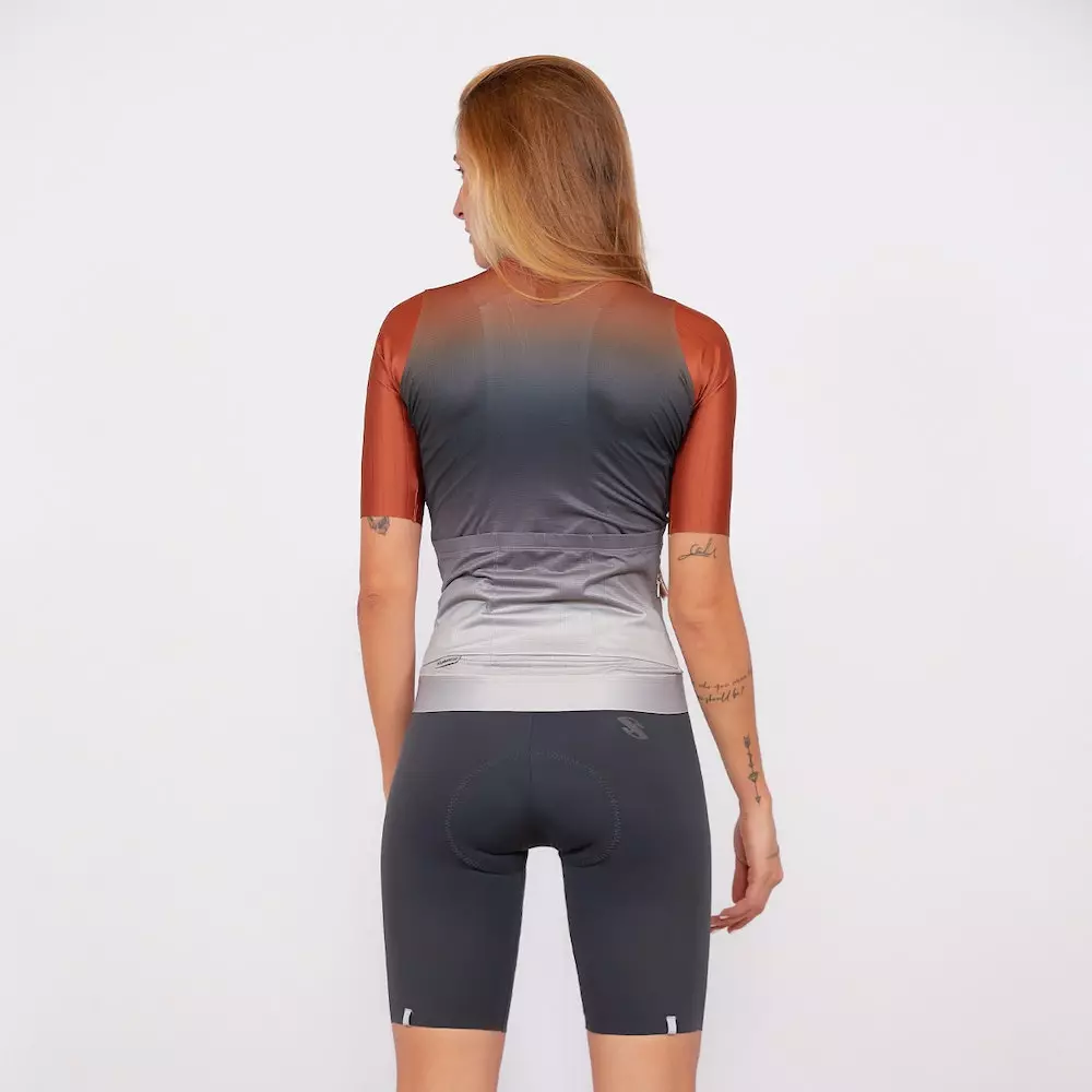 Camiseta Suarez Dama Performance Gradient 2022 7 Camiseta Suarez Dama Performance Gradient 2022 - Imagen 5